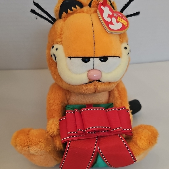 Ty Garfield Plush- Holiday - Picture 2 of 11